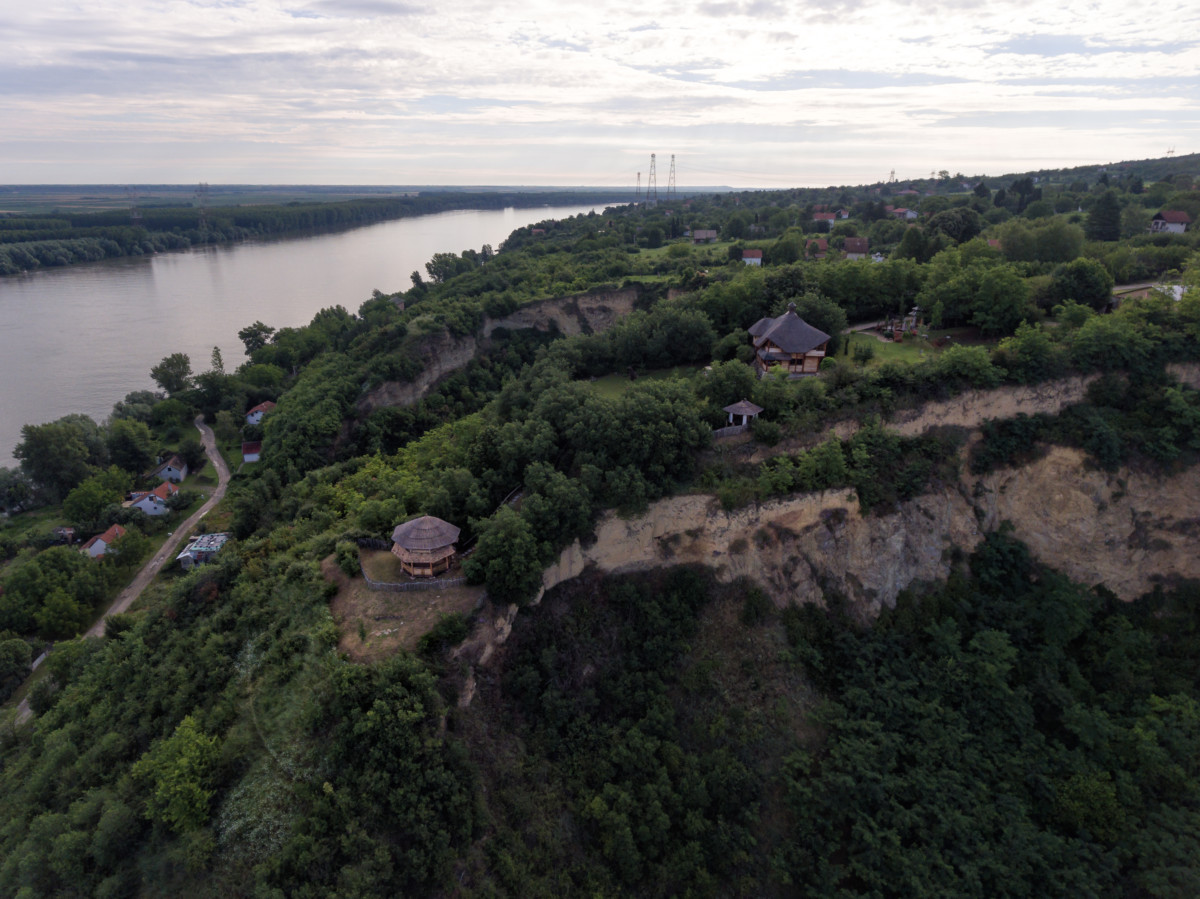JandaLa Estate ueber der Donau